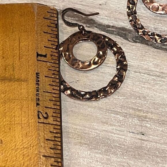 Hammered Double Rings Earrings Womens Copper Colored 11/2” drop Bohemian Classic - Picture 4 of 6